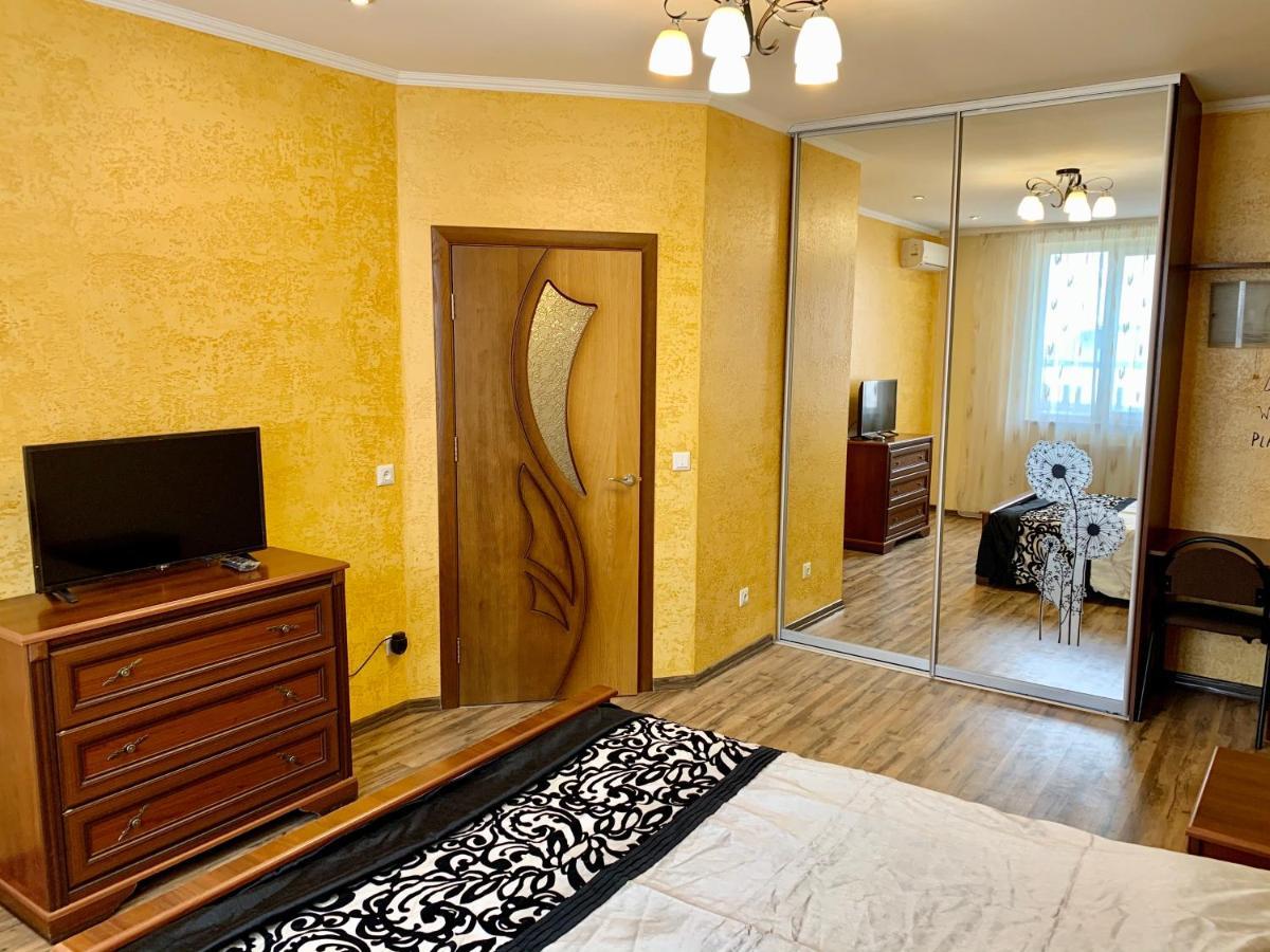 Apartment in center Ivano-Frankivsk Buitenkant foto