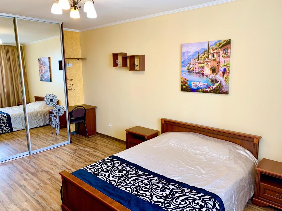 Apartment in center Ivano-Frankivsk Buitenkant foto